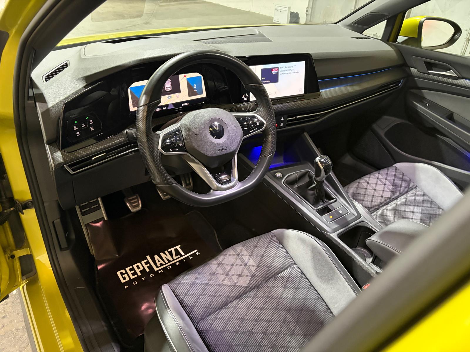 fullVW Golf VIII 2.0TDI R-LINE 2021