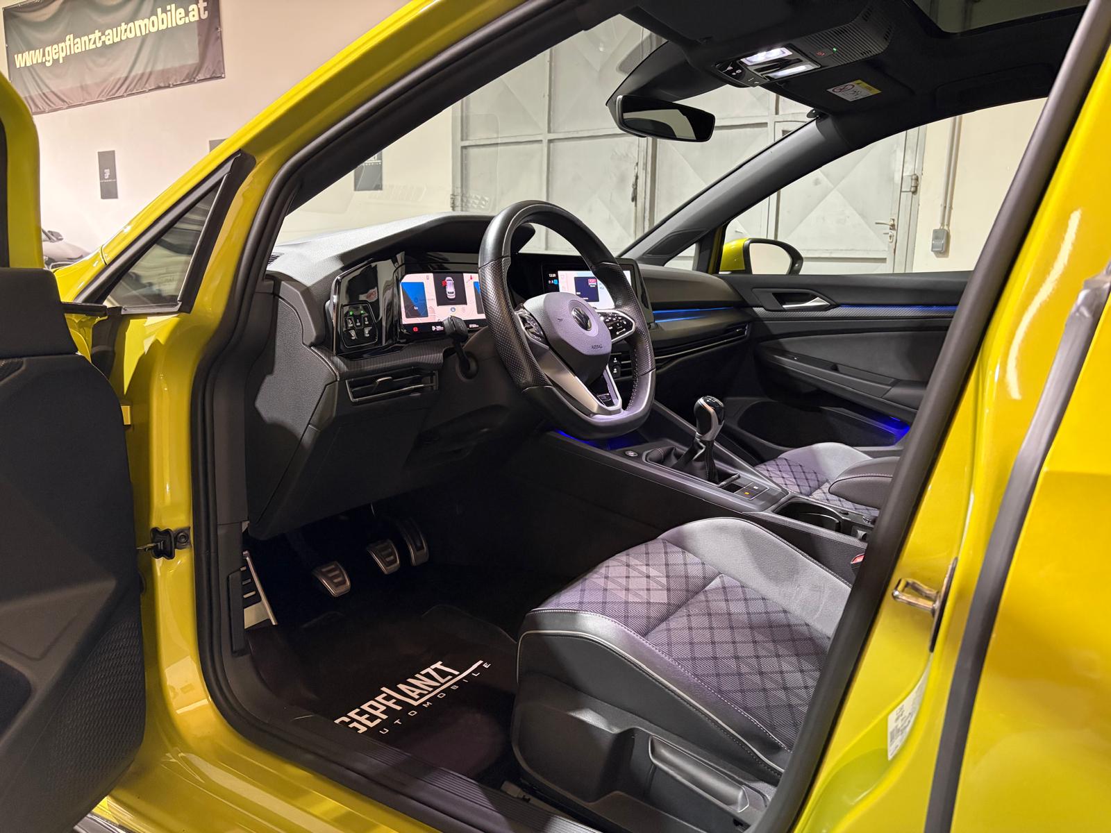 fullVW Golf VIII 2.0TDI R-LINE 2021