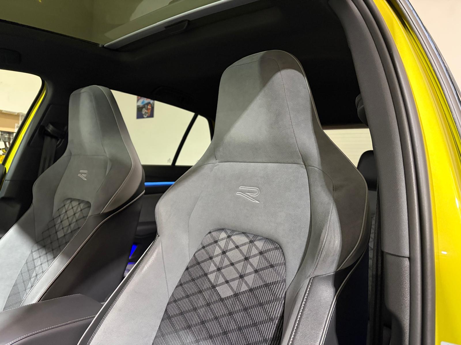fullVW Golf VIII 2.0TDI R-LINE 2021