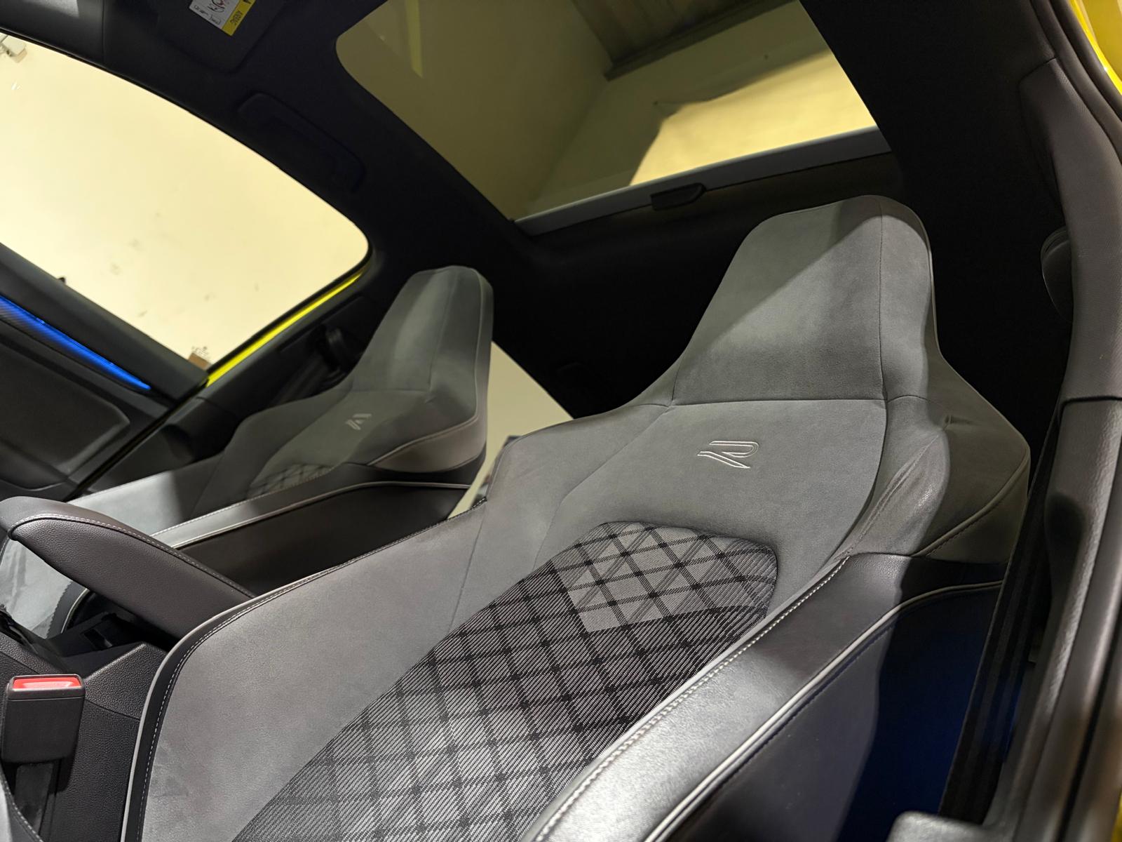 fullVW Golf VIII 2.0TDI R-LINE 2021