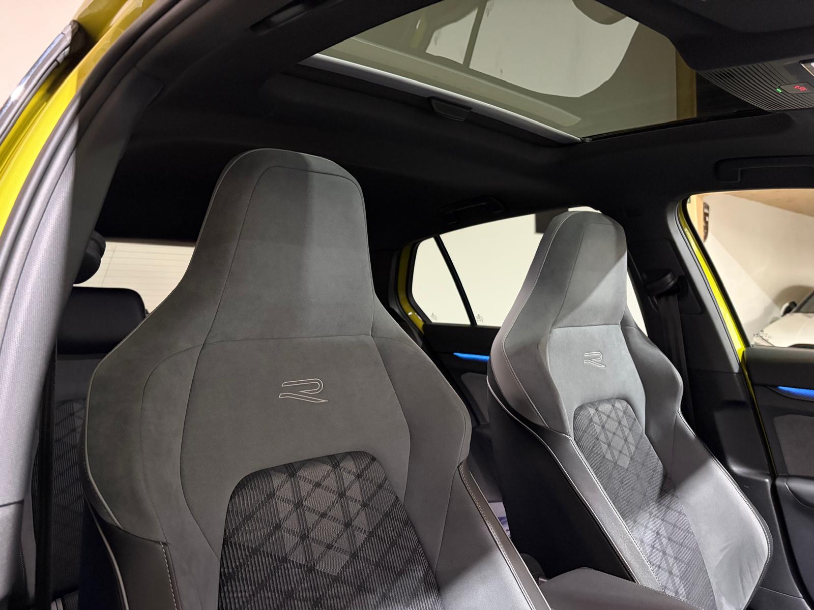 fullVW Golf VIII 2.0TDI R-LINE 2021