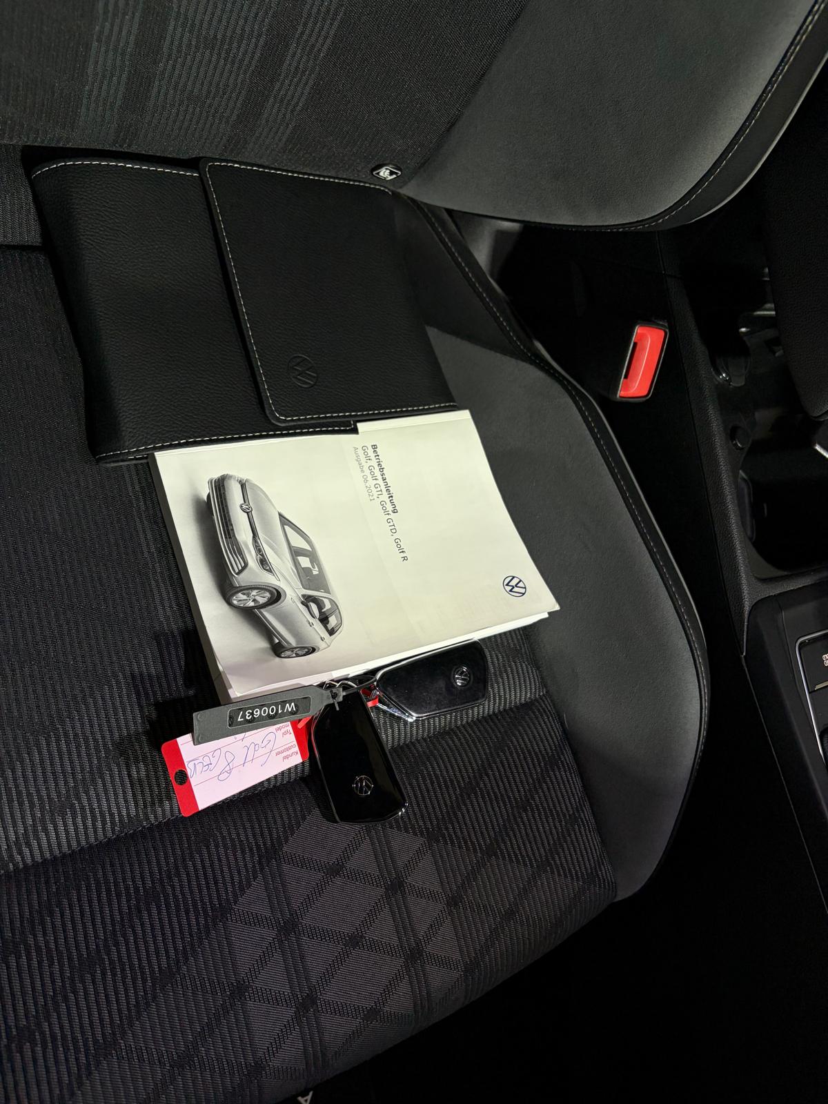fullVW Golf VIII 2.0TDI R-LINE 2021