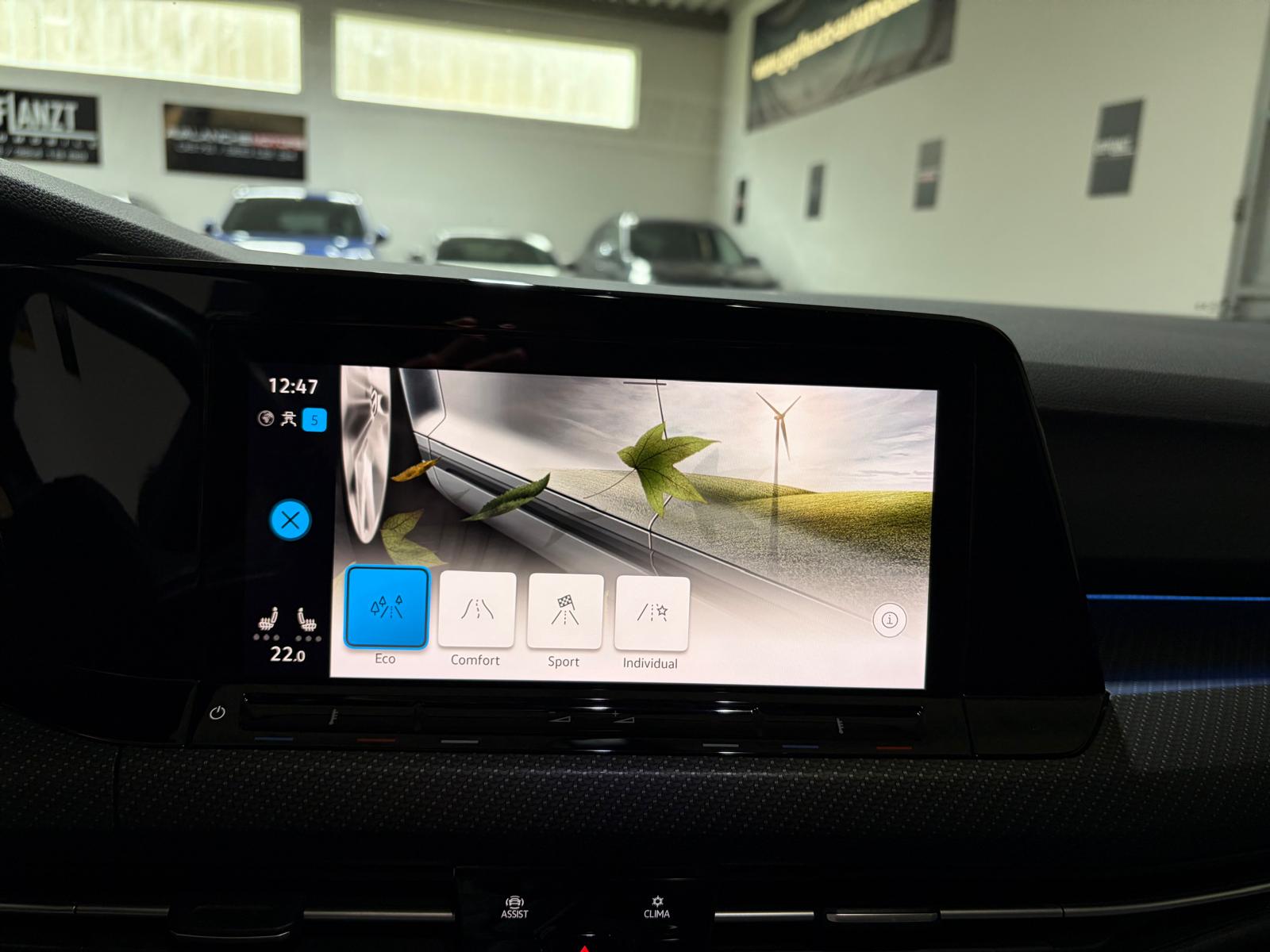 fullVW Golf VIII 2.0TDI R-LINE 2021